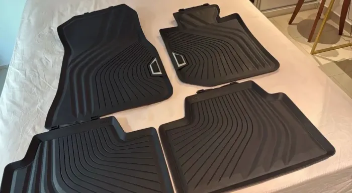 Tapete de Borracha para BMW 320i - novo 