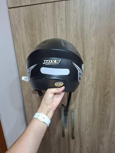 Capacete