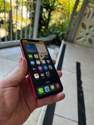 iPhone XR red 64gb