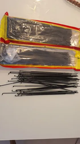 Raios para bicicleta enfiletados achatados