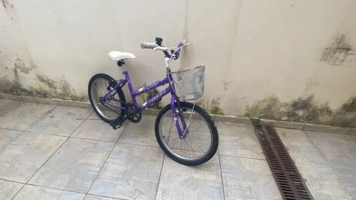 Bicicleta infantil feminina aro 20? Track & Bikes, modelo Cindy Pop!