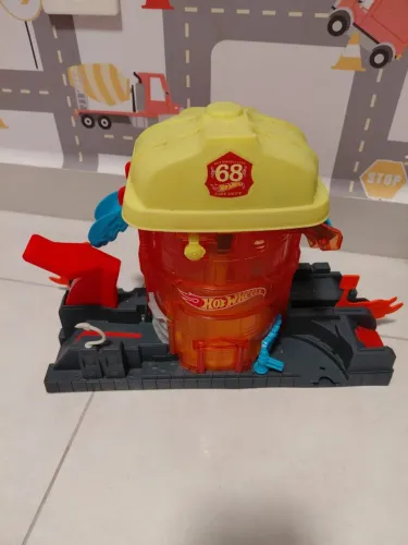 Brinquedo Hotwheels Quartel de Bombeiros