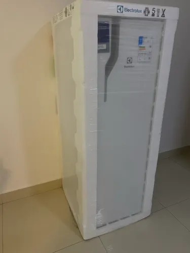 Geladeira Electrolux Cycle Defrost 240L Degelo Prático Uma Porta Branca RE31 127v ( NOVA )
