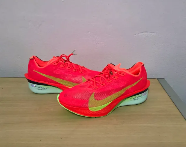 Tênis Nike ZoomX Vaporfly Next% 4 NOVO tam 42
