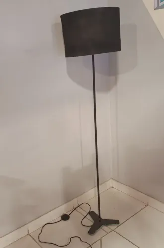 Luminária Preta 1.50 altura