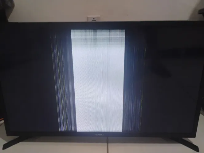 Smart Tv 32" 'defeito de tela