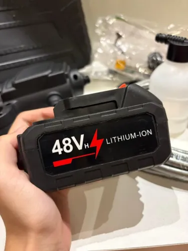 Vendo Lavadora de Alta Pressão Portátil 48V Sem fio (Acompanha acessórios) NOVA