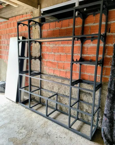 Estante metálica nova