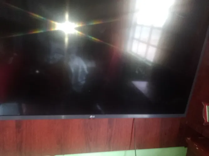 TV LG 43 Smart 43LM6300PSB - Tela Quebrada (Para Peças)