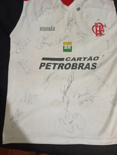 Camisa autografada
