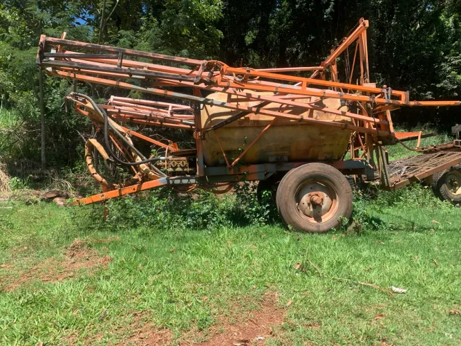 Pulverizador jacto Columbia ano 1998 2000 litros