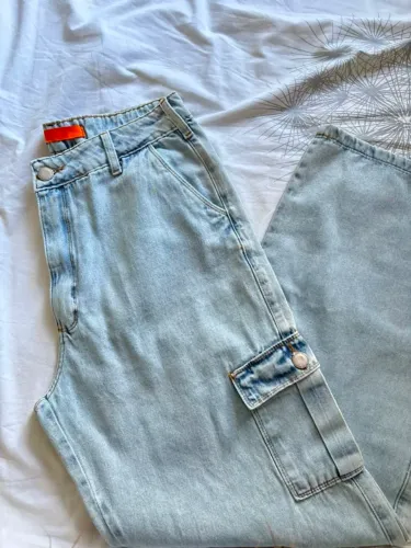 Calça cargo jeans clara ambrô