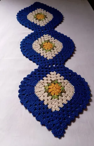 Trilho de mesa de crochê