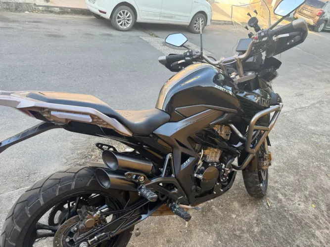 Moto para pessoas exigentes Zontes adv