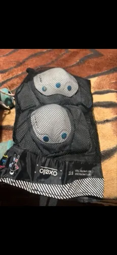 Roller Star 600 + conjunto de proteção Oxelo Fit 500 + capacete branco Oxelo