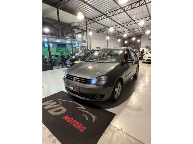 Volkswagen Polo 1.6 MI Flex 8V 4P 2014