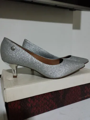 Scarpin prata 