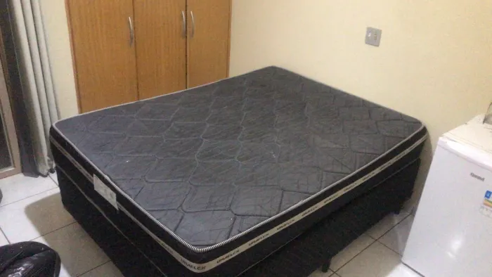 Cama de Casal Box - Excelente Estado