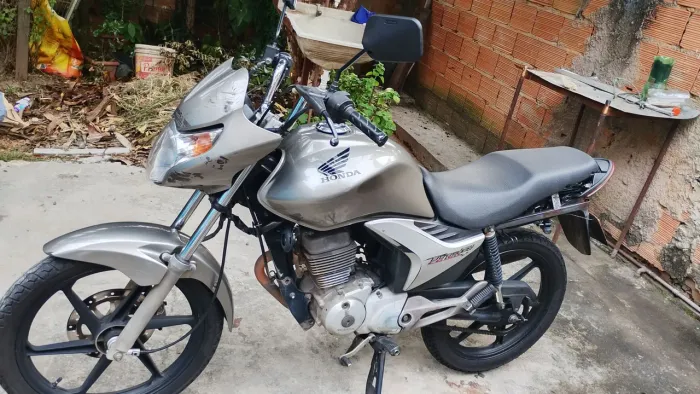 Vendo moto cg 150 Titan 