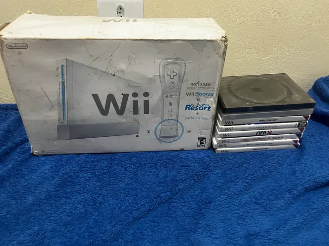Nintendo Wii na caixa + 8 jogos 