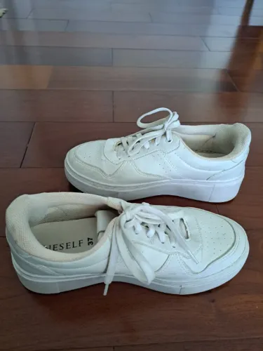 Tenis branco casual no. 36