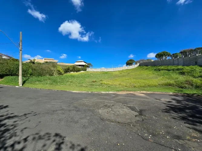 Terreno à venda no condomínio Residencial Villa Monteverde em Vinhedo