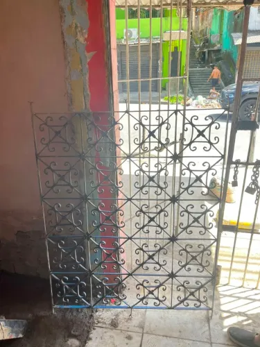 GRADE ANTIGA DE FERRO 100 REAIS.