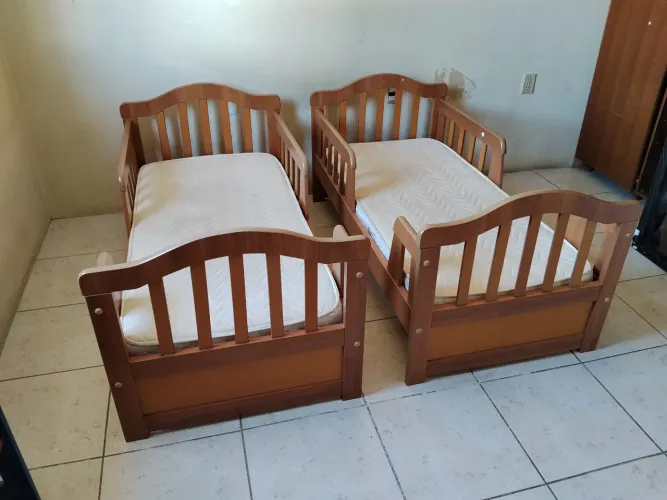 Cama infantil com colchão 