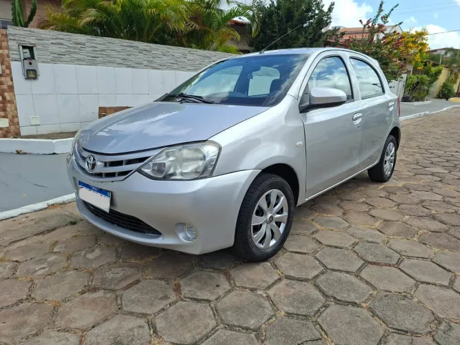 Toyota Etios X 1.3 Flex 16V 5P Mec. 2015