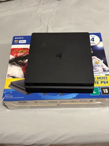 Playstation 4 Slim com caixa