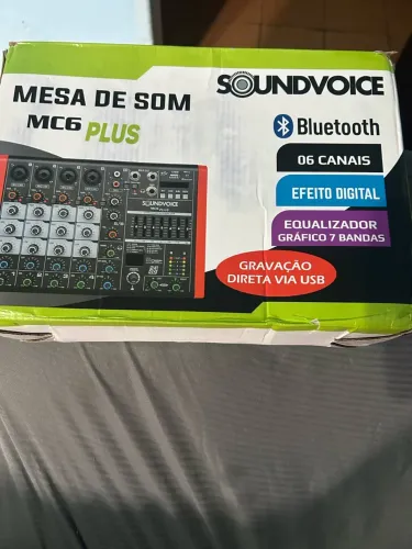 Vendo uma mesa de som