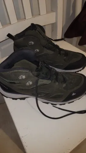 Bota Masculina de Trilha Quechua MH100 Impermeável - Tamanho 40, Verde*