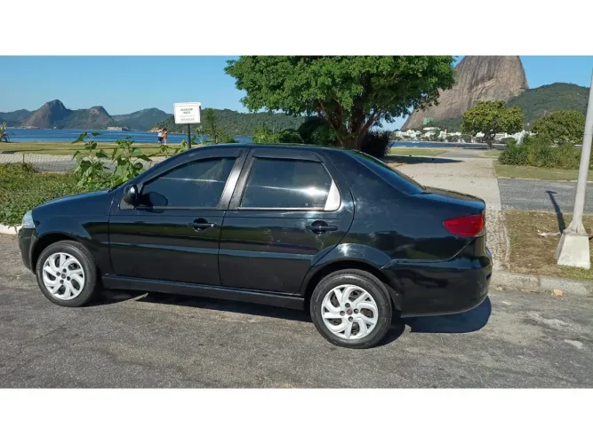 Fiat Siena Attractive 1.4 Fire Flex 8V 4P 2013