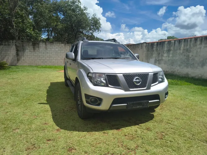 Nissan Frontier SV AT. CD 4X4 2.5 TB Dies. Aut. 2015