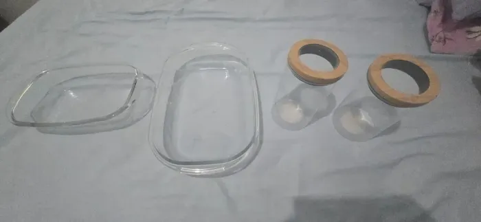 Vendo este conjunto de duas travessas e dois potes de vidros multiuso
