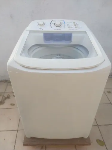 Máquina de lavar roupa Eletrolux