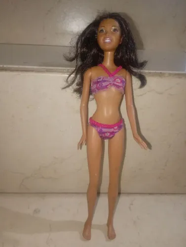  Beach Party Nikki Barbie com biquíni 