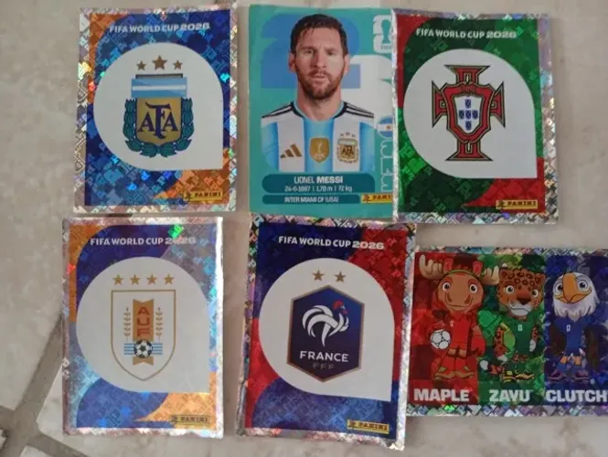 Figurinhas da copa Messi e brilhante