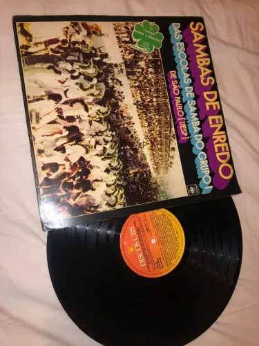 Disco de vinil sambas de enredo 
