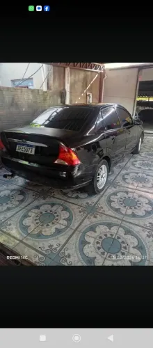 Ford Focus Ghia Sed. 2.0 16v/ 2.0 16V Flex 4P 2001