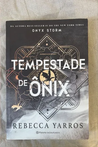 Livro tempestade de ônix