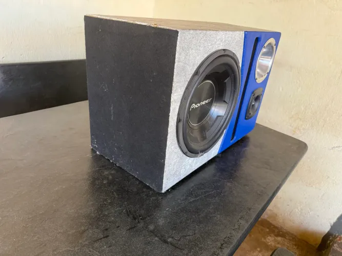 Vendo caixa de som com multimídia 