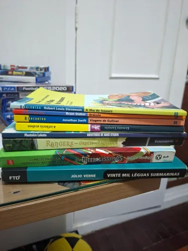 livros por 20 reais cada