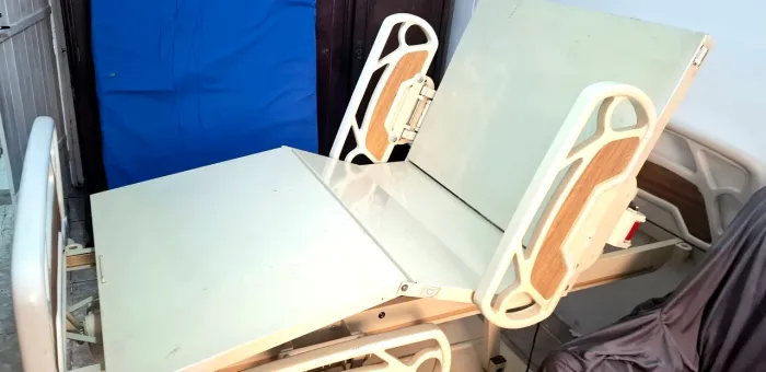 Cama hospitalar eletrica