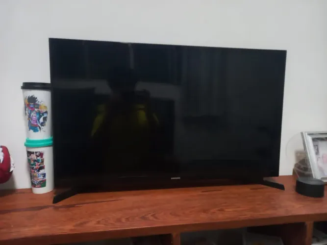 Vendo TV 32 polegadas precisando trocar apenas a tela