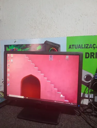 Monitor DELL 19 p entradas DVI e VGA acompanha cabos
