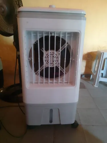Vendo climatizador funcionando perfeitamente semi novo 250