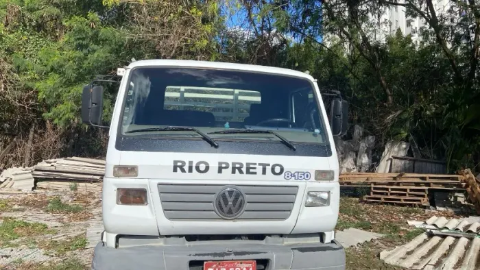 VW 8-150 - Baixa km