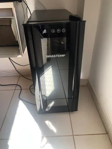 Vende se climatizador para vinhos