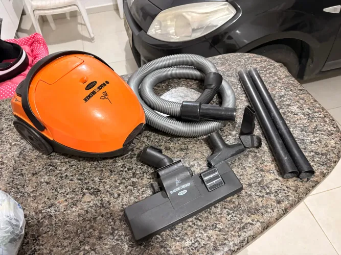 Vendo Aspirador de pó Black & Decker modelo AP2000 Usado